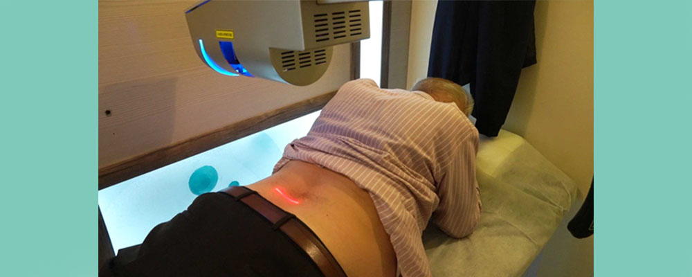 دیسک کمر چه علائمی دارد و چگونه می‌توان آن را درمان کرد؟